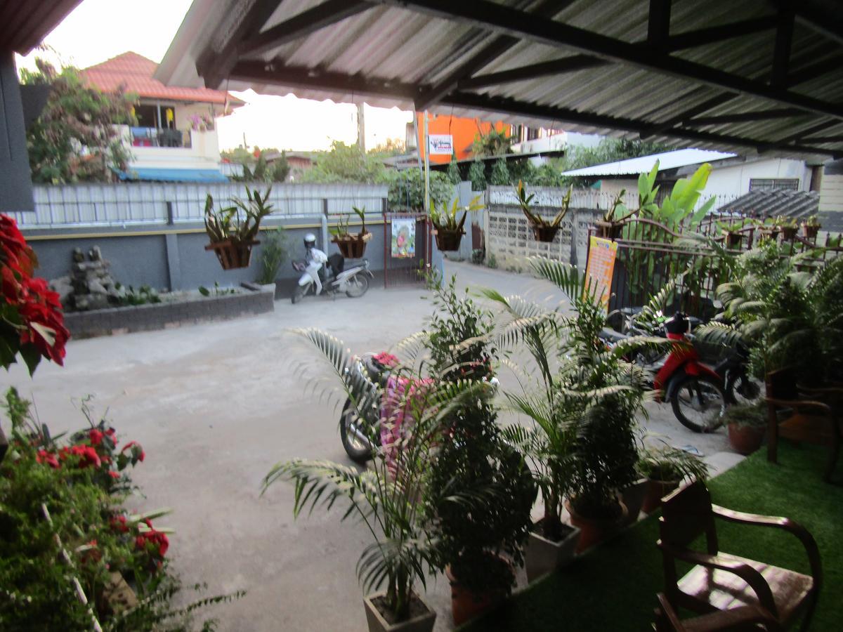 Wualai Hostel เชียงใหม่ ภายนอก รูปภาพ
