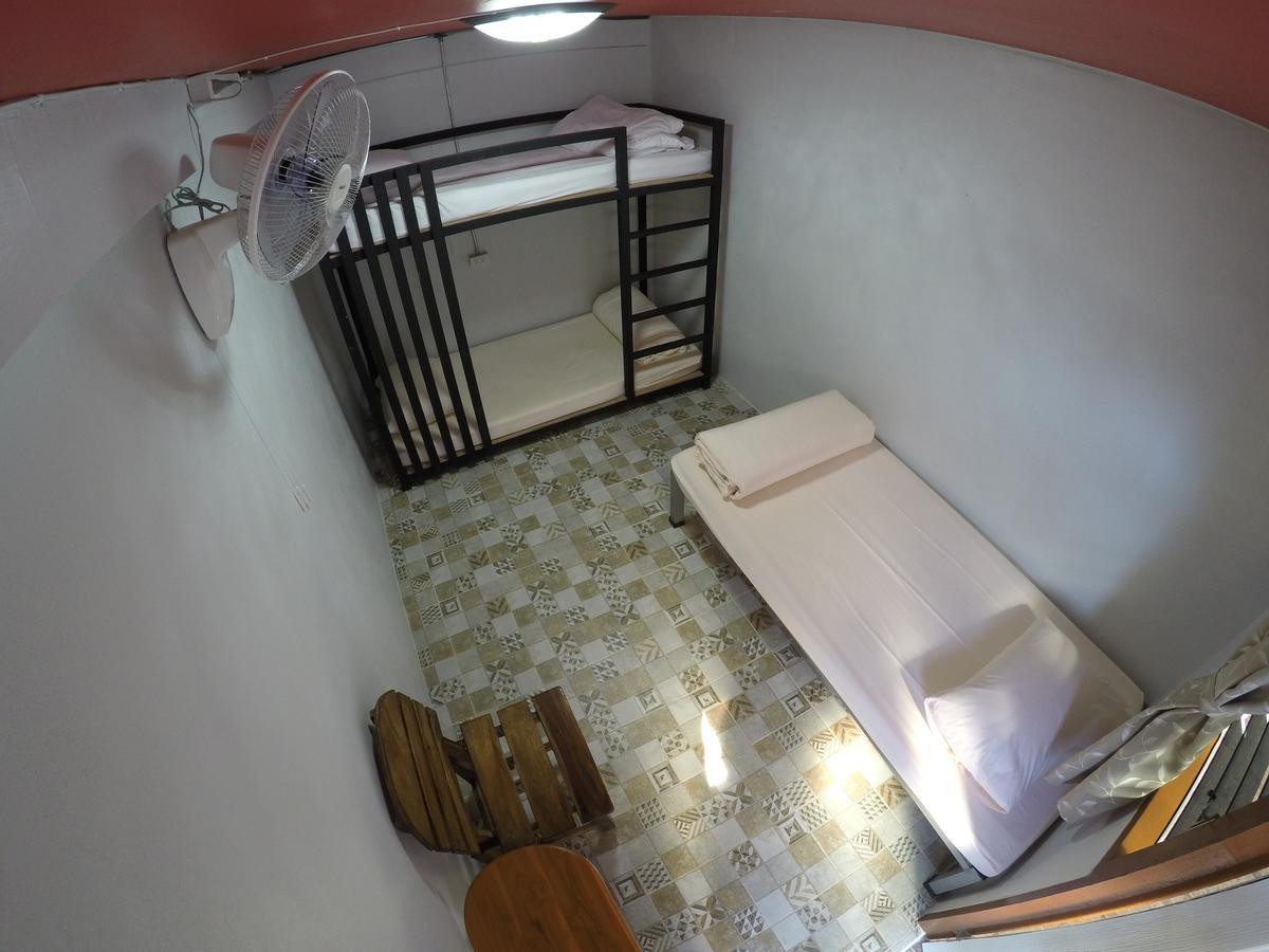 Wualai Hostel เชียงใหม่ ภายนอก รูปภาพ
